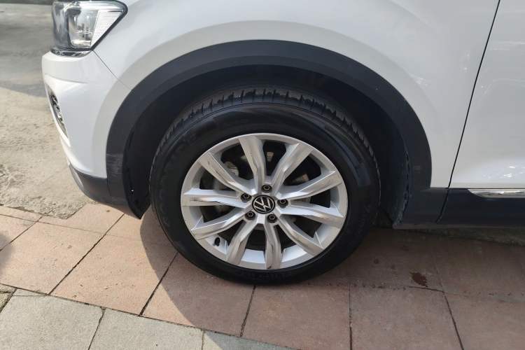 Used Volkswagen T-ROC 2022 280TSI DSG Two-Wheel Drive Elite PLUS Left Front Wheel Hub