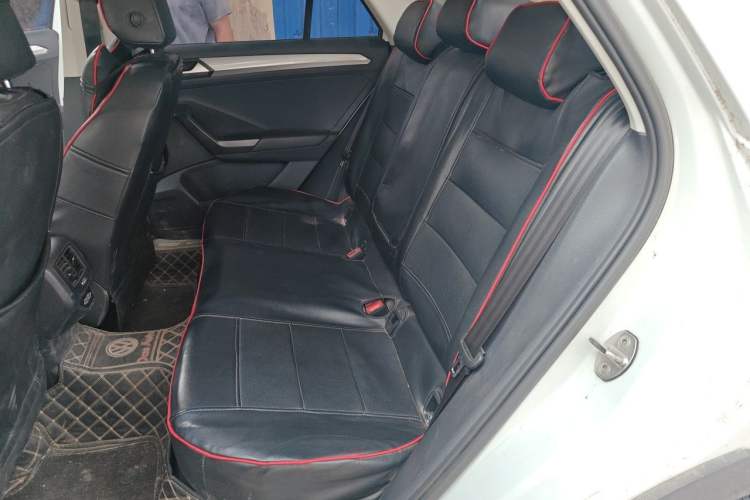Used Volkswagen T-ROC 2022 280TSI DSG Two-Wheel Drive Elite PLUS Left Rear Seat