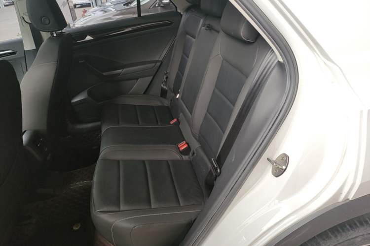 Used Volkswagen T-ROC 2022 280TSI DSG Two-Wheel Drive Comfort PLUS Left Rear Seat