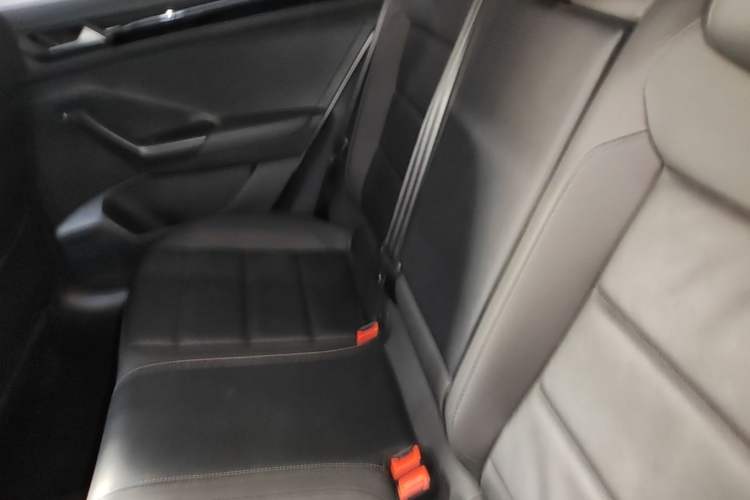 Used Volkswagen T-ROC 2022 280TSI DSG Two-Wheel Drive Comfort PLUS Left Rear Seat
