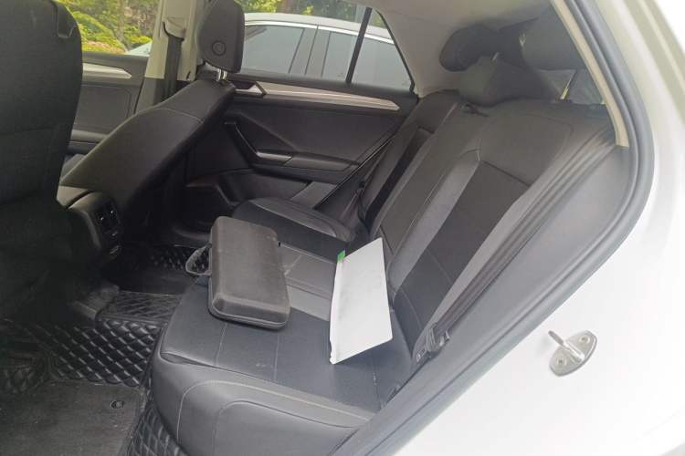 Used Volkswagen T-ROC 2022 280TSI DSG Two-Wheel Drive Elite PLUS Left Rear Seat