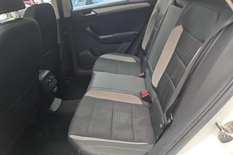 Used Volkswagen T-ROC 2022 280TSI DSG Two-Wheel Drive Elite PLUS Left Rear Seat