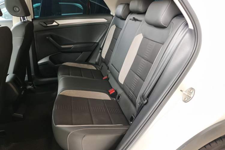 Used Volkswagen T-ROC 2022 280TSI DSG Two-Wheel Drive Elite PLUS Left Rear Seat