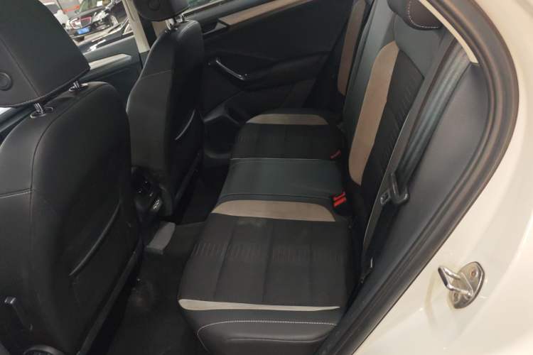 Used Volkswagen T-ROC 2022 280TSI DSG Two-Wheel Drive Elite PLUS Left Rear Seat