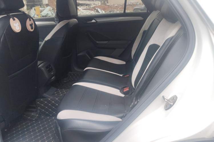Used Volkswagen T-ROC 2022 280TSI DSG Two-Wheel Drive R-Line Pro PLUS Left Rear Seat