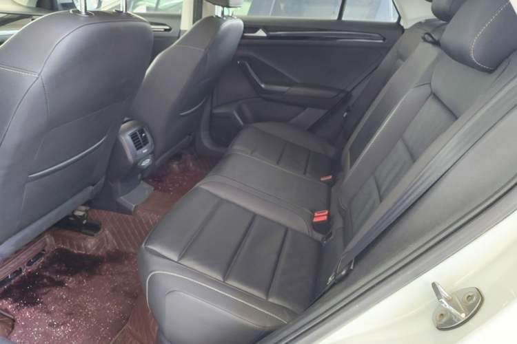 Used Volkswagen T-ROC 2022 280TSI DSG Two-Wheel Drive Comfort PLUS Left Rear Seat