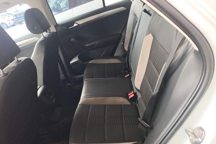 Used Volkswagen T-ROC 2022 280TSI DSG Two-Wheel Drive Elite PLUS Left Rear Seat