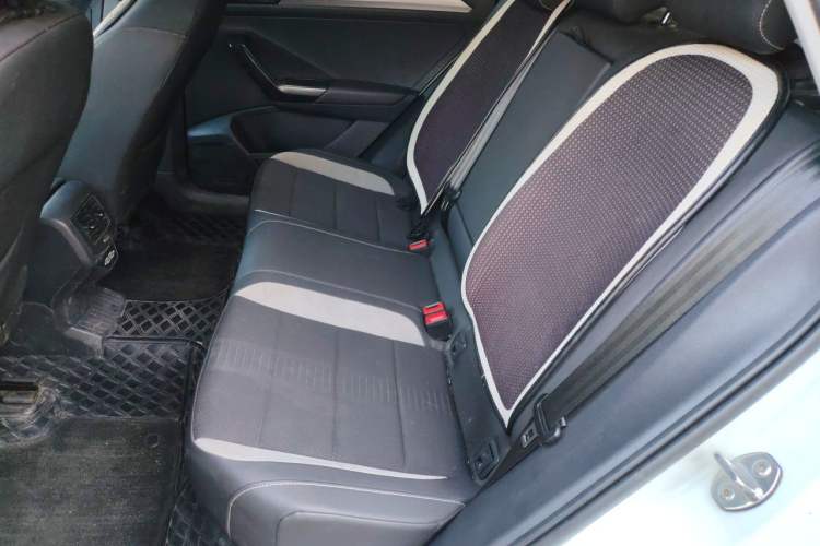 Used Volkswagen T-ROC 2022 280TSI DSG Two-Wheel Drive Elite PLUS Left Rear Seat