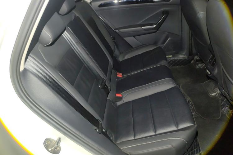 Used Volkswagen T-ROC 2022 280TSI DSG Two-Wheel Drive Comfort PLUS Left Rear Seat