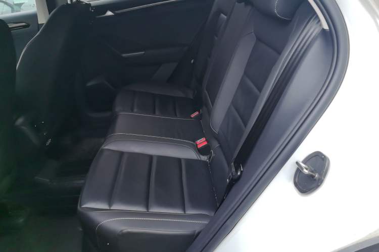 Used Volkswagen T-ROC 2022 280TSI DSG Two-Wheel Drive Comfort PLUS Left Rear Seat
