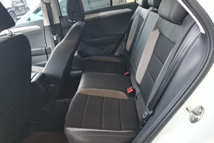 Used Volkswagen T-ROC 2022 280TSI DSG Two-Wheel Drive Elite PLUS Left Rear Seat
