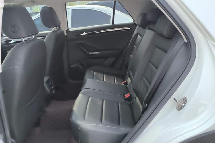 Used Volkswagen T-ROC 2022 280TSI DSG Two-Wheel Drive Comfort PLUS Left Rear Seat