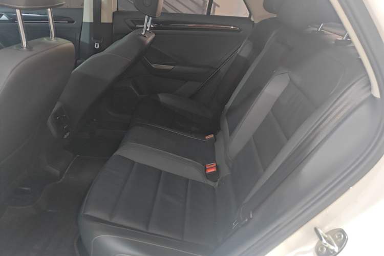 Used Volkswagen T-ROC 2022 280TSI DSG Two-Wheel Drive Comfort PLUS Left Rear Seat