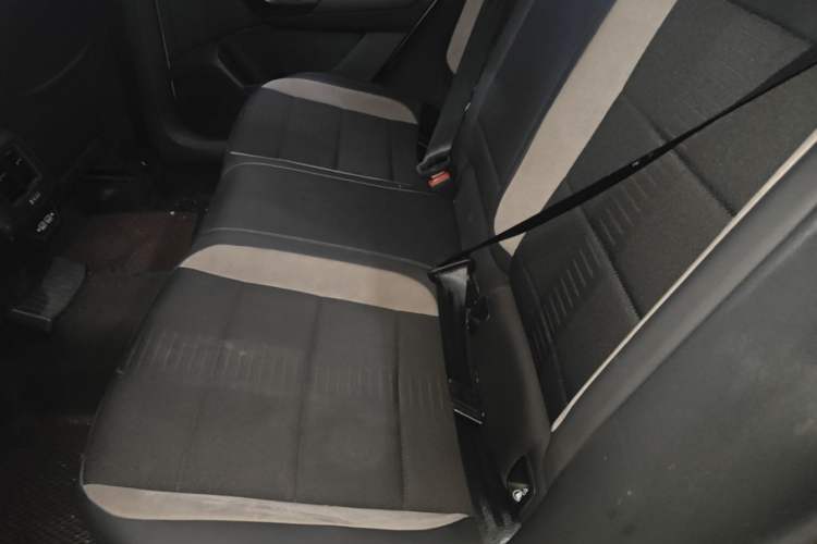 Used Volkswagen T-ROC 2022 280TSI DSG Two-Wheel Drive Elite PLUS Left Rear Seat