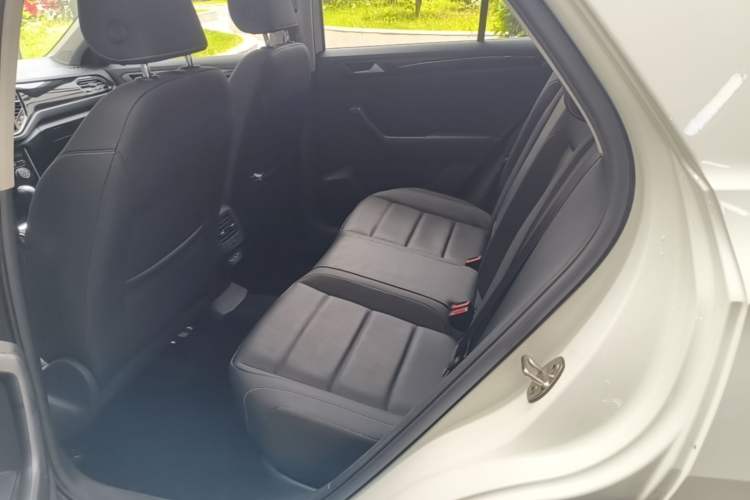 Used Volkswagen T-ROC 2022 280TSI DSG Two-Wheel Drive Elite PLUS Left Rear Seat