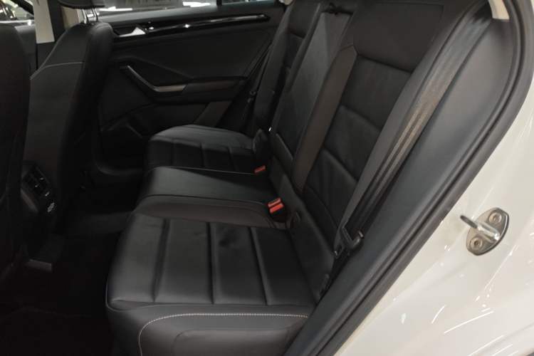 Used Volkswagen T-ROC 2022 280TSI DSG Two-Wheel Drive Comfort PLUS Left Rear Seat