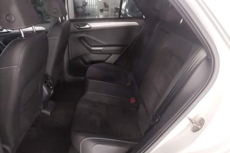 Used Volkswagen T-ROC 2022 280TSI DSG Two-Wheel Drive R-Line Pro PLUS Left Rear Seat
