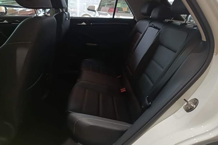 Used Volkswagen T-ROC 2022 280TSI DSG Two-Wheel Drive Comfort PLUS Left Rear Seat