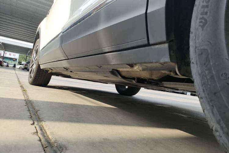 Used Volkswagen T-ROC 2022 280TSI DSG Two-Wheel Drive Comfort PLUS Left Side Sill