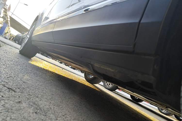 Used Volkswagen T-ROC 2022 280TSI DSG Two-Wheel Drive Elite PLUS Left Side Sill