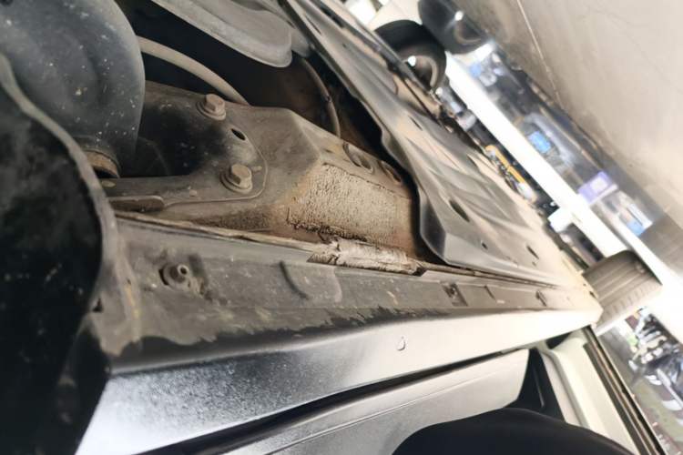 Used Volkswagen T-ROC 2022 280TSI DSG Two-Wheel Drive Elite PLUS Left Side Sill