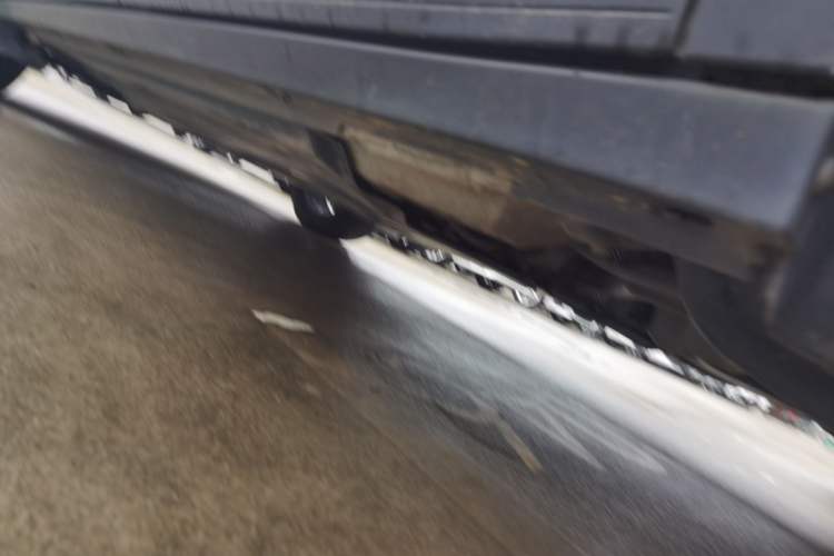 Used Volkswagen T-ROC 2022 280TSI DSG Two-Wheel Drive Elite PLUS Left Side Sill