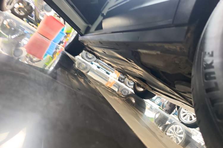 Used Volkswagen T-ROC 2022 280TSI DSG Two-Wheel Drive Elite PLUS Left Side Sill
