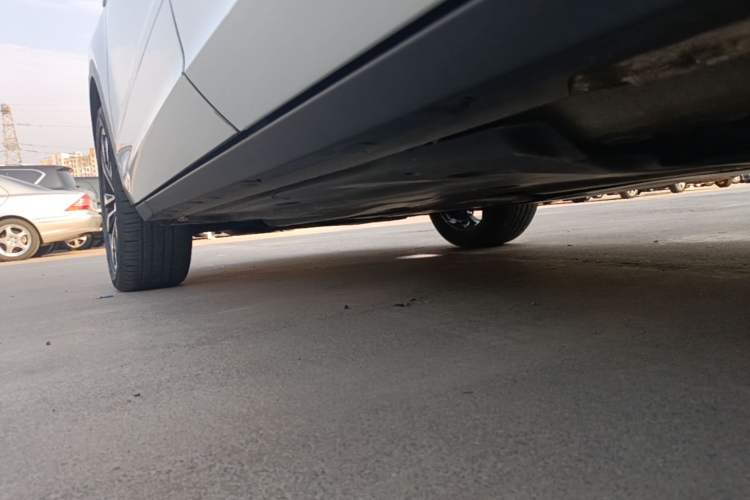 Used Volkswagen T-ROC 2022 280TSI DSG Two-Wheel Drive R-Line Pro PLUS Left Side Sill
