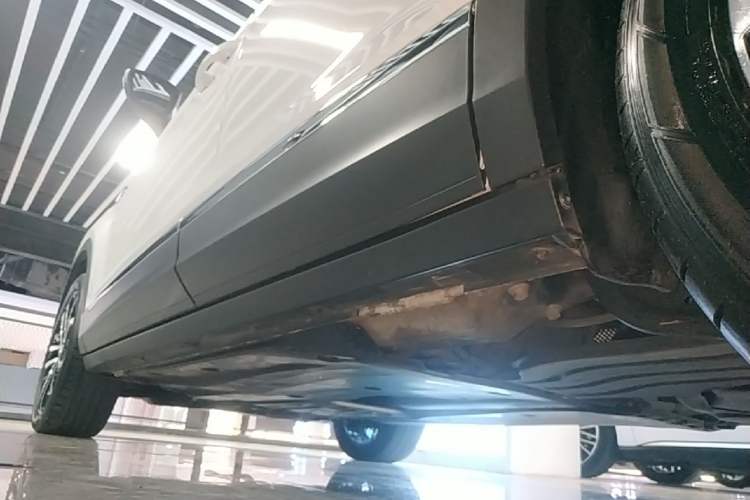 Used Volkswagen T-ROC 2022 280TSI DSG Two-Wheel Drive Comfort PLUS Left Side Sill