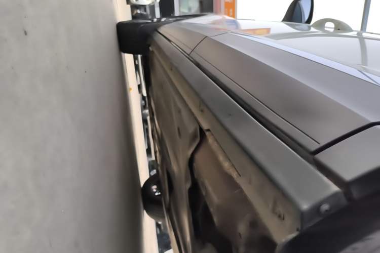 Used Volkswagen T-ROC 2022 280TSI DSG Two-Wheel Drive Comfort PLUS Left Side Sill