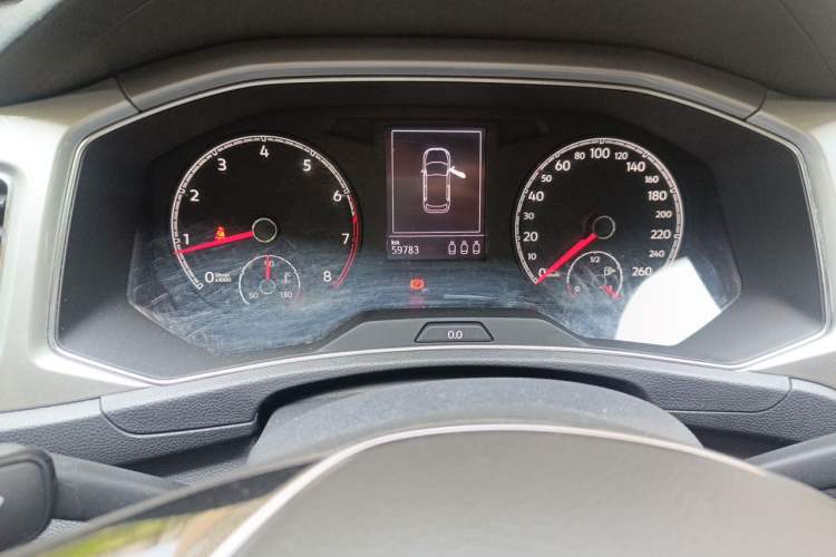 Used Volkswagen T-ROC 2022 280TSI DSG Two-Wheel Drive Elite PLUS Odometer Close Up