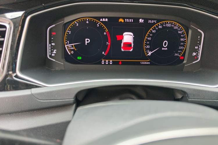 Used Volkswagen T-ROC 2022 280TSI DSG Two-Wheel Drive Comfort PLUS Odometer Close Up