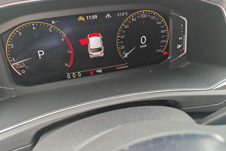 Used Volkswagen T-ROC 2022 280TSI DSG Two-Wheel Drive R-Line Pro PLUS Odometer Close Up