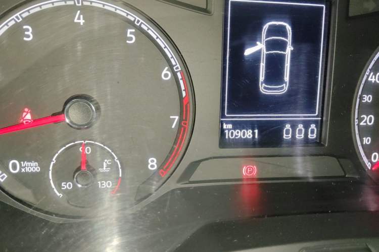 Used Volkswagen T-ROC 2022 280TSI DSG Two-Wheel Drive Elite PLUS Odometer Close Up