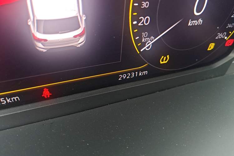 Used Volkswagen T-ROC 2022 280TSI DSG Two-Wheel Drive Comfort PLUS Odometer Close Up