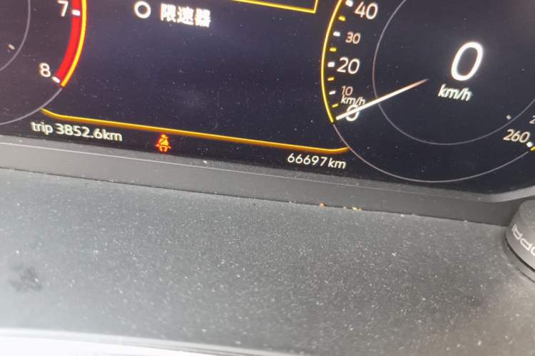 Used Volkswagen T-ROC 2022 280TSI DSG Two-Wheel Drive Elite PLUS Odometer Close Up