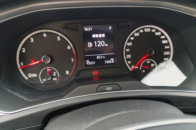 Used Volkswagen T-ROC 2022 280TSI DSG Two-Wheel Drive Elite PLUS Odometer Close Up