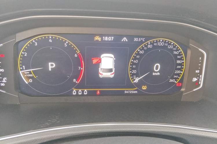 Used Volkswagen T-ROC 2022 280TSI DSG Two-Wheel Drive Comfort PLUS Odometer Close Up