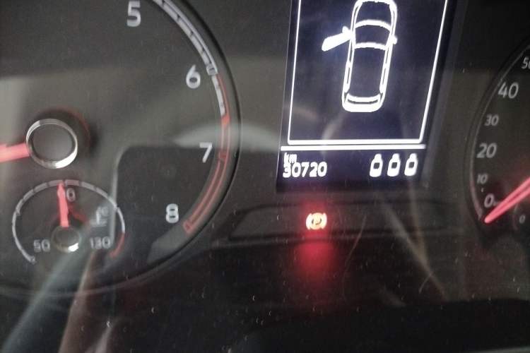 Used Volkswagen T-ROC 2022 280TSI DSG Two-Wheel Drive Elite PLUS Odometer Close Up