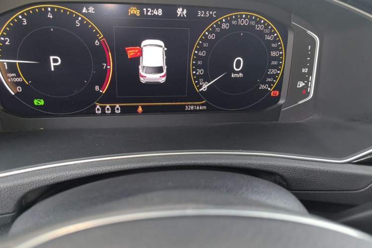 Used Volkswagen T-ROC 2022 280TSI DSG Two-Wheel Drive Comfort PLUS Odometer Close Up