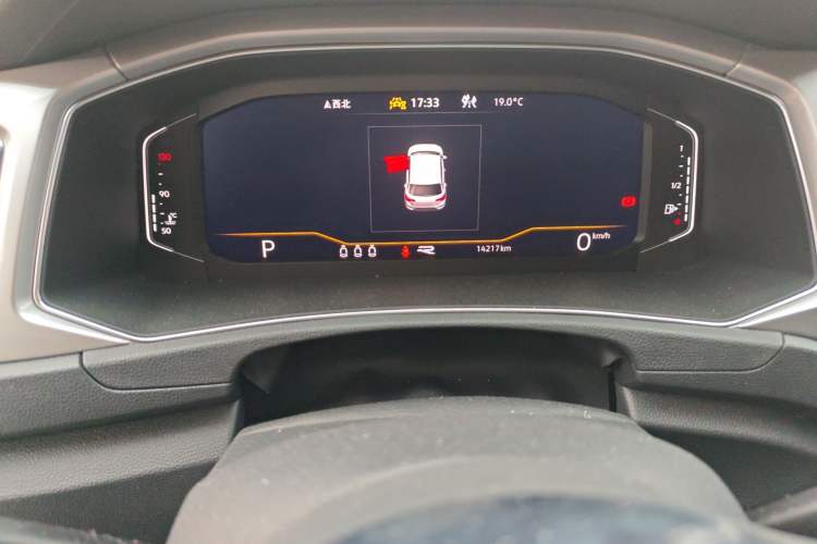 Used Volkswagen T-ROC 2022 280TSI DSG Two-Wheel Drive R-Line Pro PLUS Odometer Close Up