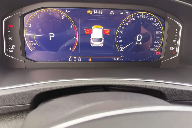 Used Volkswagen T-ROC 2022 280TSI DSG Two-Wheel Drive Comfort PLUS Odometer Close Up