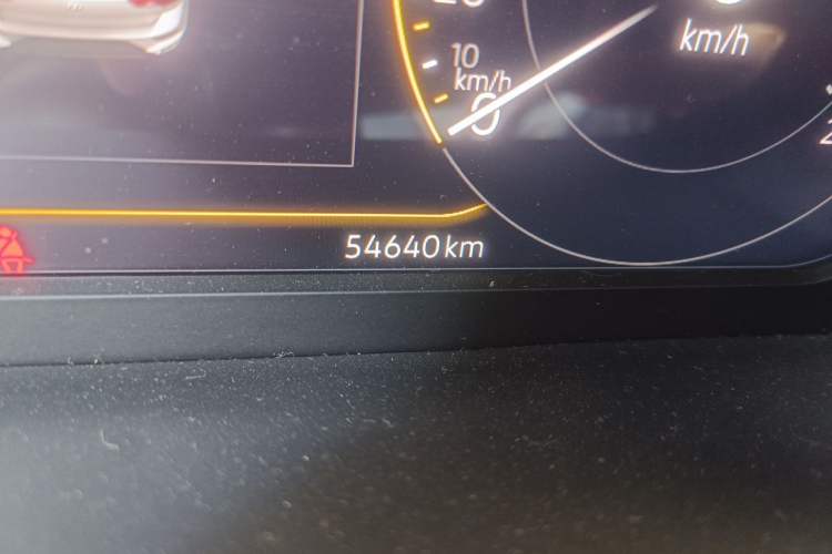 Used Volkswagen T-ROC 2022 280TSI DSG Two-Wheel Drive Comfort PLUS Odometer Close Up