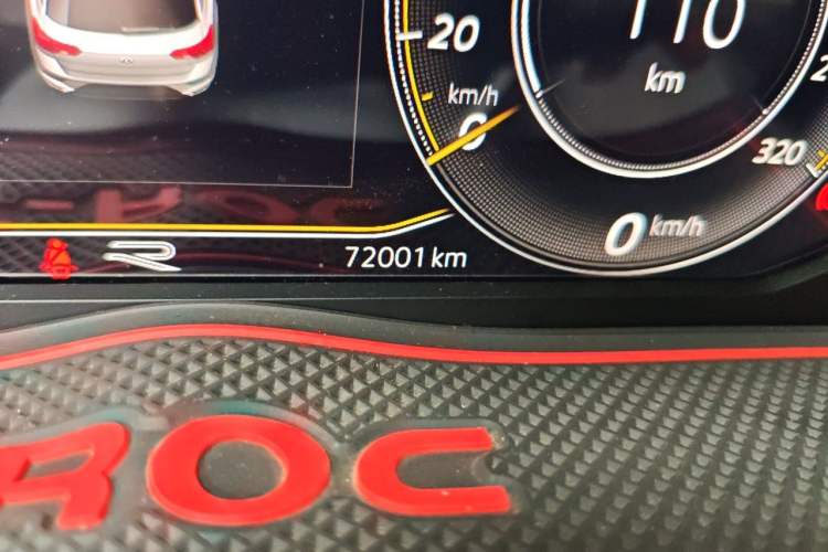 Used Volkswagen T-ROC 2022 280TSI DSG Two-Wheel Drive R-Line Pro PLUS Odometer Close Up