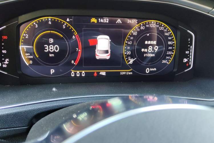 Used Volkswagen T-ROC 2022 280TSI DSG Two-Wheel Drive R-Line Pro PLUS Odometer Close Up