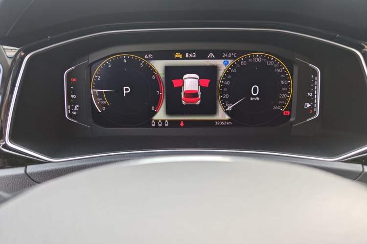 Used Volkswagen T-ROC 2022 280TSI DSG Two-Wheel Drive Comfort PLUS Odometer Close Up