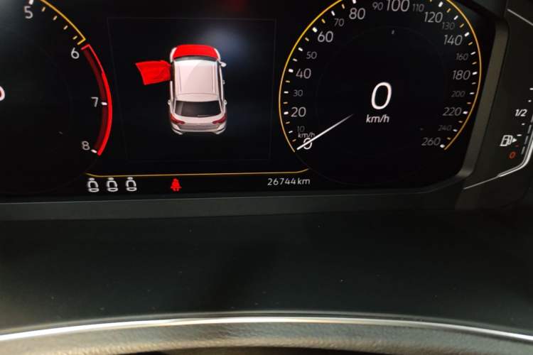Used Volkswagen T-ROC 2022 280TSI DSG Two-Wheel Drive Comfort PLUS Odometer Close Up