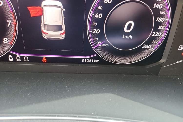Used Volkswagen T-ROC 2022 280TSI DSG Two-Wheel Drive Comfort PLUS Odometer Close Up