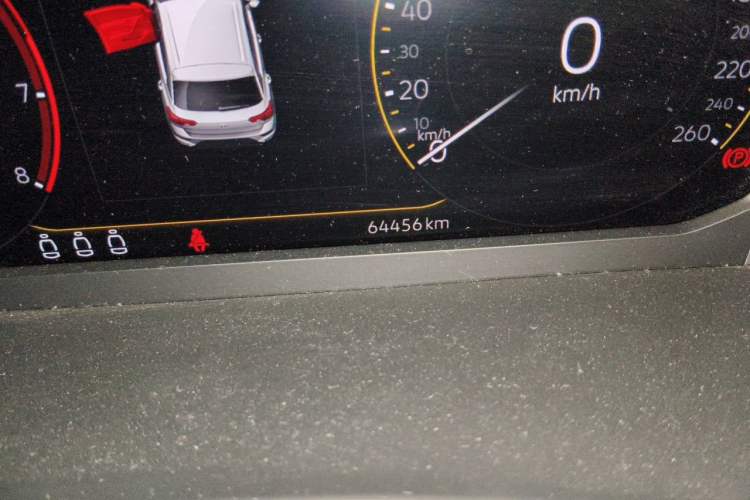 Used Volkswagen T-ROC 2022 280TSI DSG Two-Wheel Drive Elite PLUS Odometer Close Up