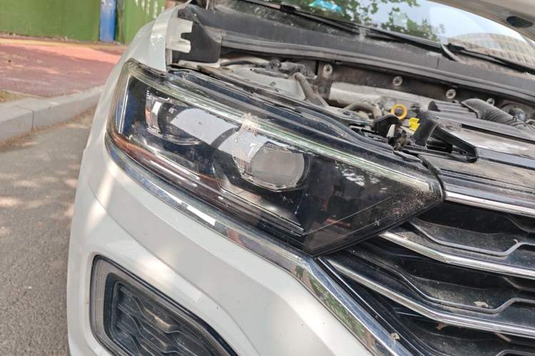 Used Volkswagen T-ROC 2022 280TSI DSG Two-Wheel Drive Elite PLUS Right Front Headlight